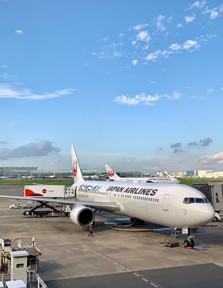 Landasan Pacu Bandara Kansai Dibuka Kembali Usai Pendaratan Darurat Pesawat United Airlines
