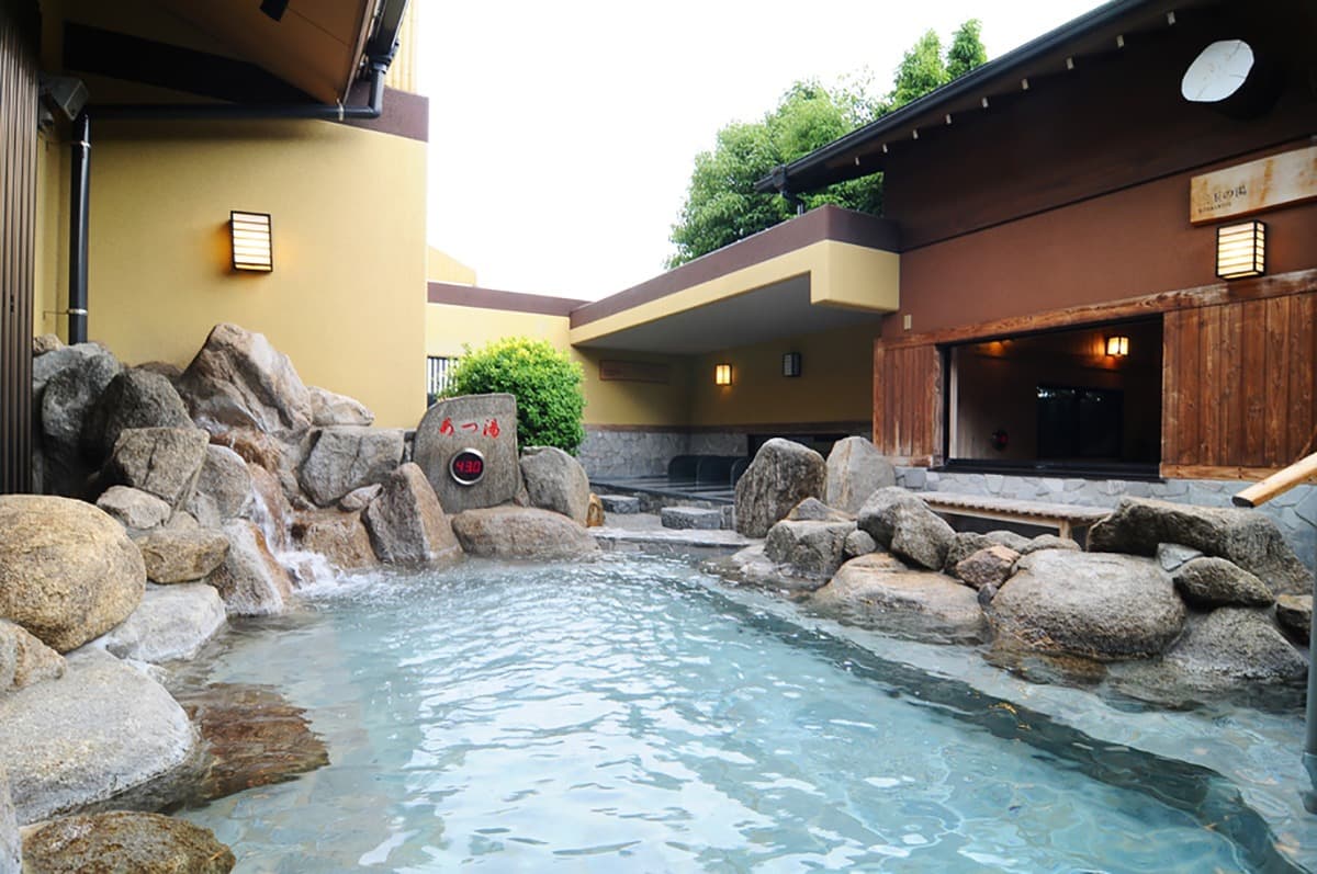 Onsen di Ehime Masih Tutup Sepekan setelah Gempa Kuat