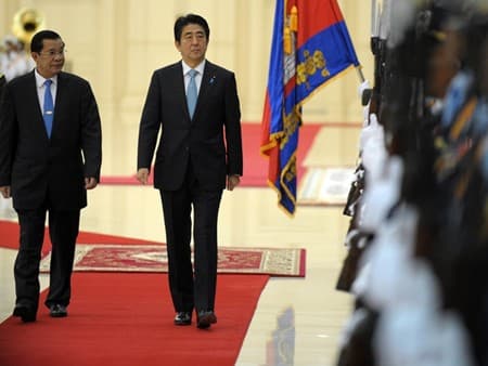 Jepang dan Kamboja Sepakati Kerja Sama Bersihkan Ranjau Darat di Ukraina