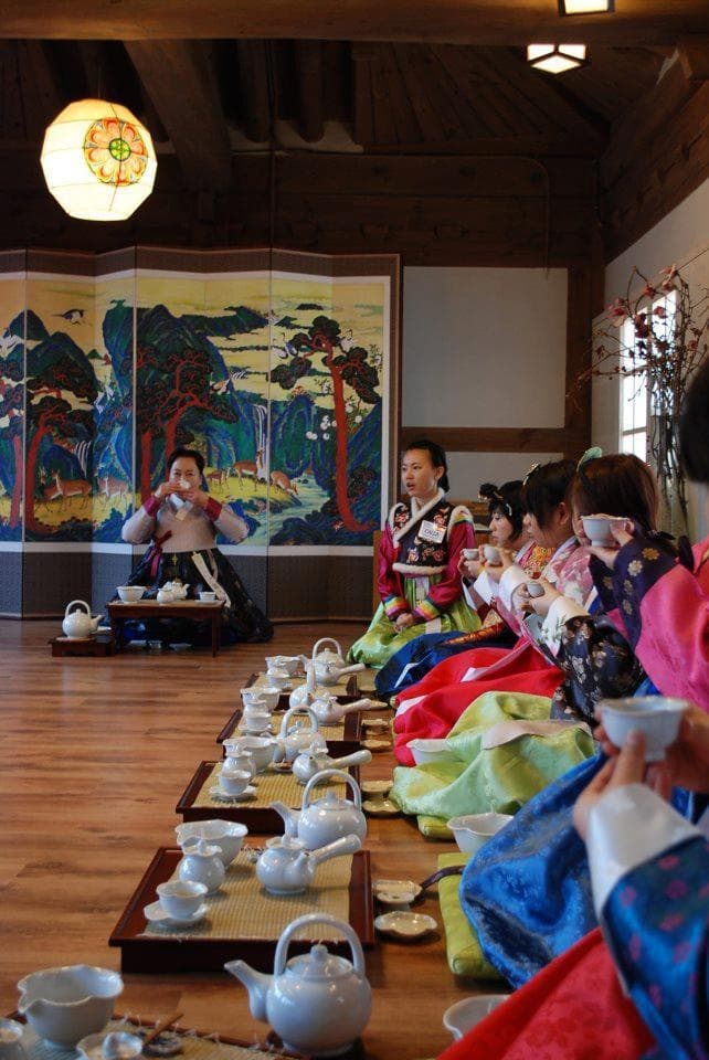 Upacara Minum Teh Jepang: Harmoni, Kesederhanaan, dan Tradisi Abadi
