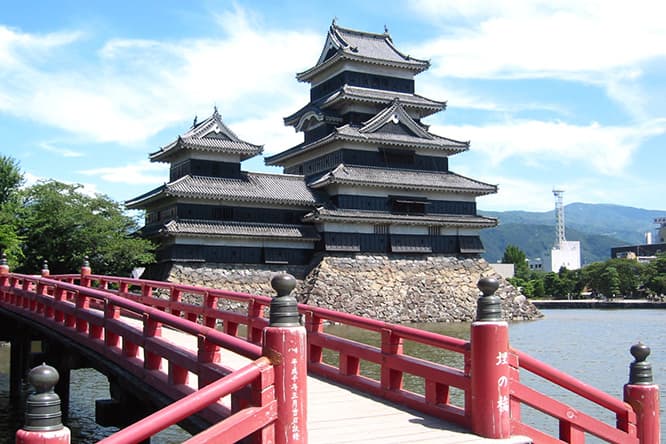 Wisatawan Asing di Kastel Matsumoto Mungkin Capai Rekor