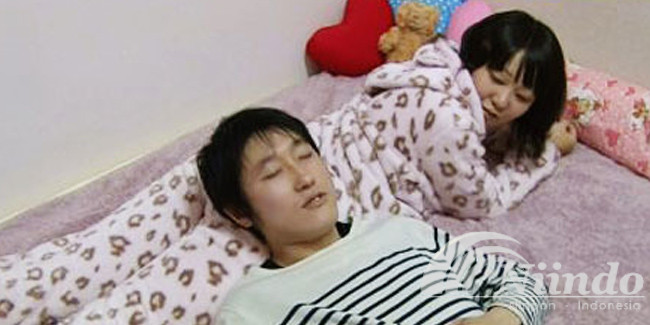 LAYANAN TIDUR DI BOKONG PEREMPUAN