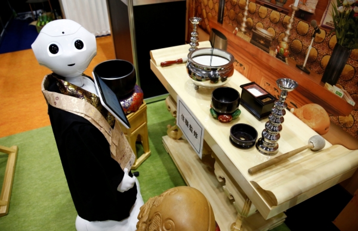 Jasa Sewa Biksu Makin Mahal, Orang Jepang Kini Lebih Pilih Pakai Jasa Robot