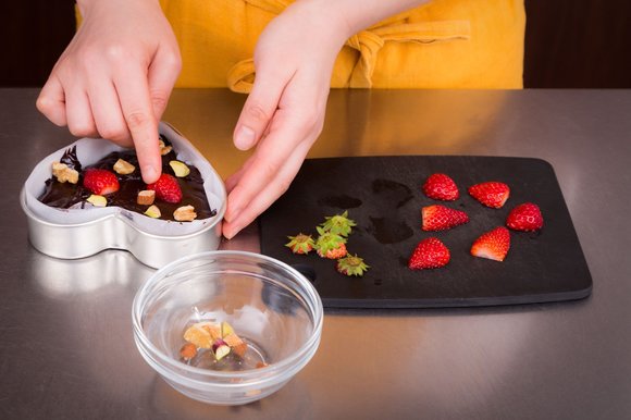 Unik, Gadis di Jepang Justru Berikan Cokelat Kepada Teman Wanita Saat Valentine