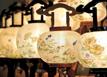 Produksi Lampion Tradisional untuk “Bon” Mencapai Puncaknya di Gifu